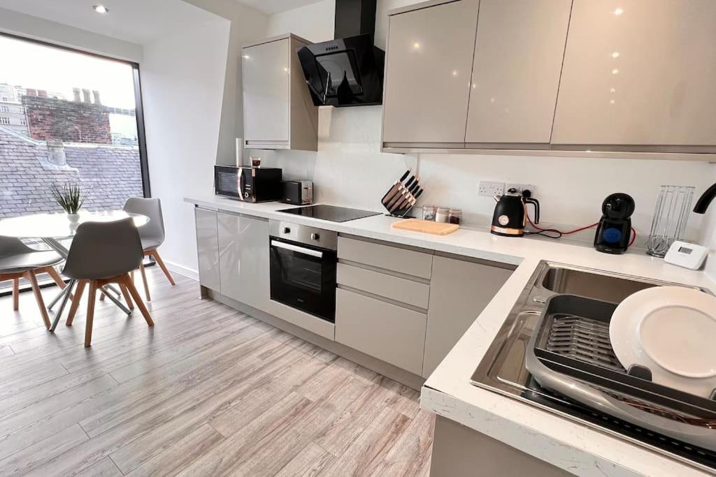 Apartamento Top Floor Gem In Liverpool City Centre Exterior foto